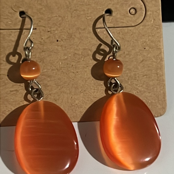 Quality Silvertone and orange hook style earrings very beautiful - Picture 5 of 5